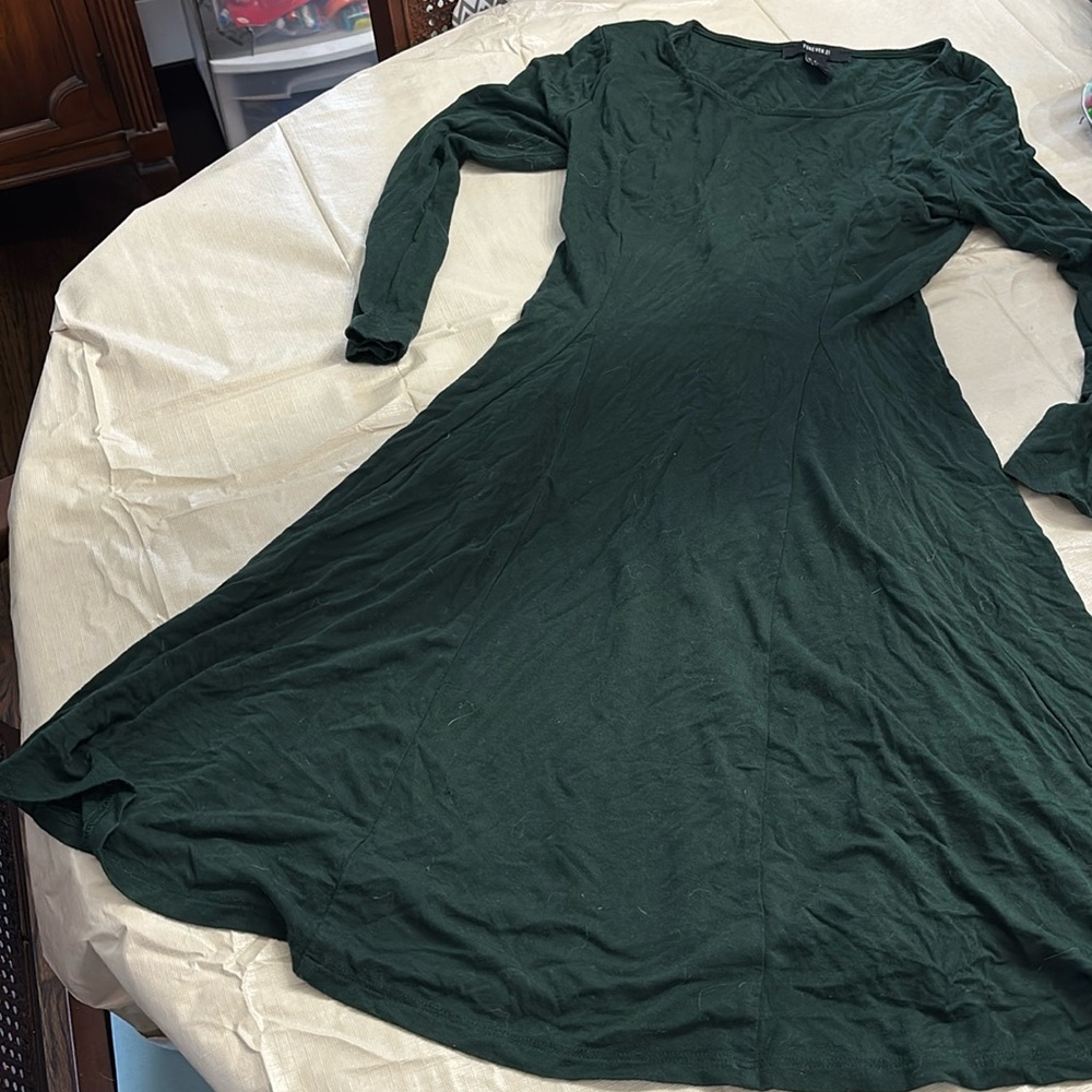 ⭐️ 2/$10 - Forever 21 green dress